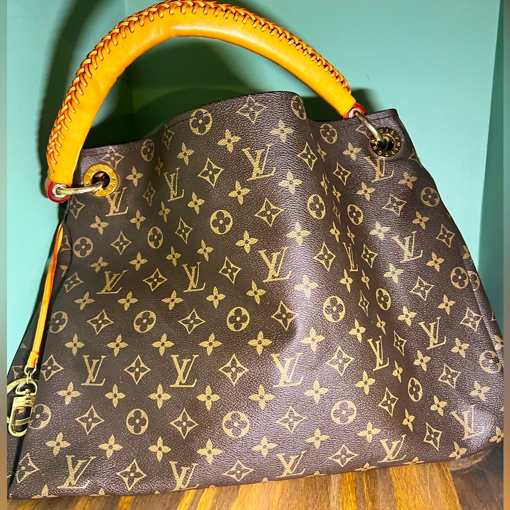 LOUIS VUITTON Monogram Artsy